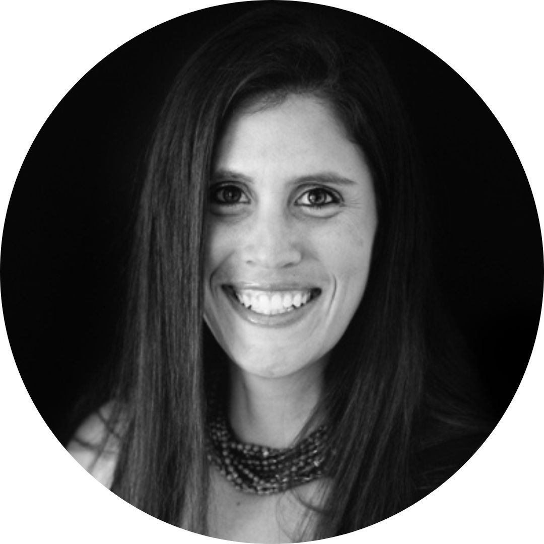 Julie Schneider Headshot